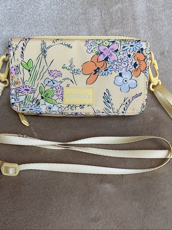 Vera Bradley Handbags - Vera Bradley Sunlit Garden ReActive RFID Compact Crossbody Bag